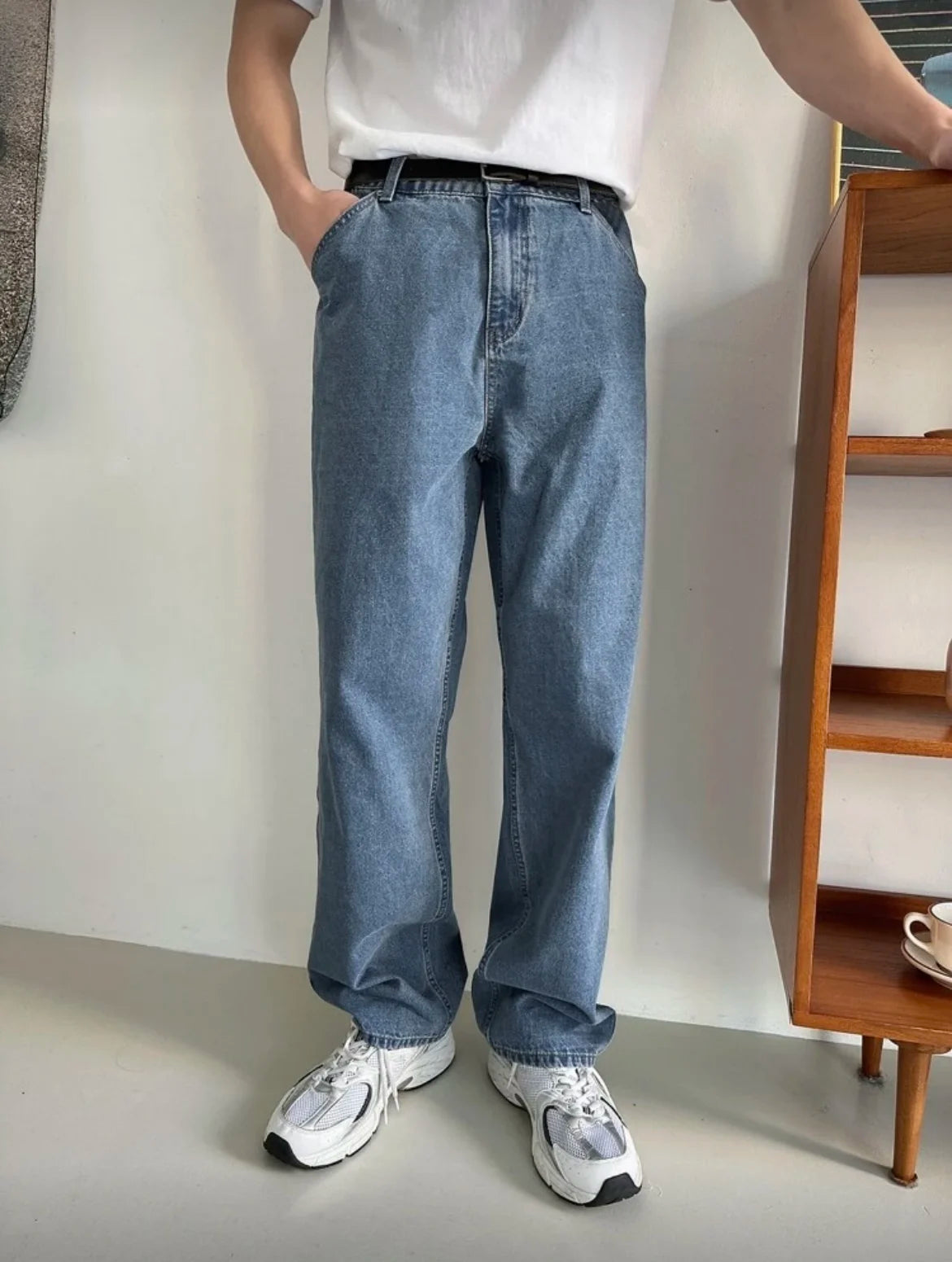 Men's Jeans - Light Blue Relaxed Straight Leg, Everyday Comfort, All-Season Fit